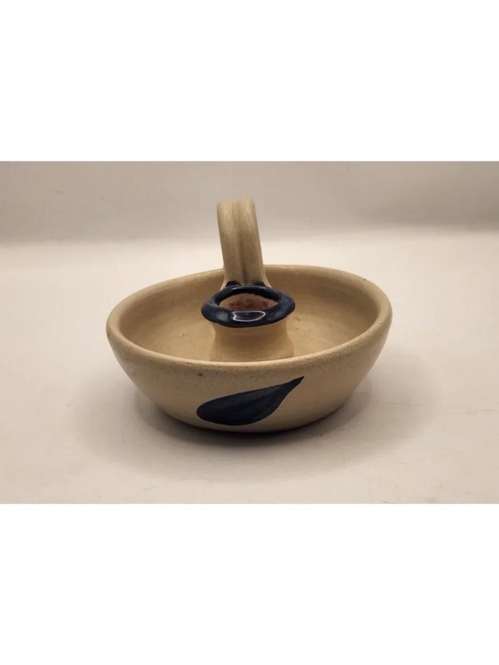 Handmade Williamsburg Pottery WPF Salt-glazed Beige and Cobalt Blue Floral Chamb
